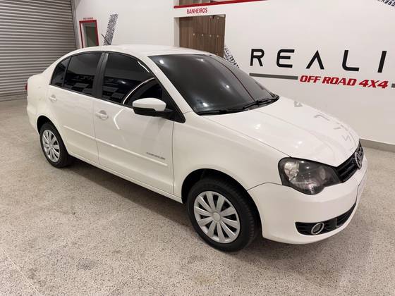 VOLKSWAGEN POLO SEDAN 1.6 MI COMFORTLINE 8V FLEX 4P MANUAL VOLKSWAGEN POLO SEDAN 1.6 MI COMFORTLINE 8V FLEX 4P MANUAL